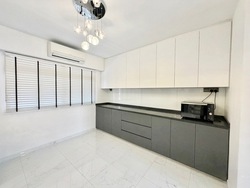 Blk 221 Kovan Green (Hougang), HDB Executive #552453351